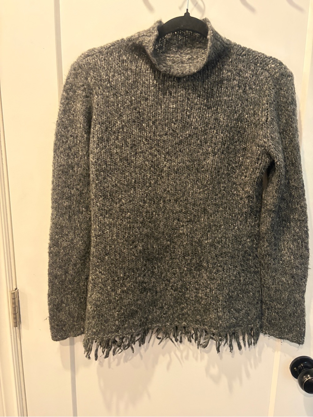 Y2K Women’s Gray Fringe Hem Knit Sweater - Picture 8 of 13
